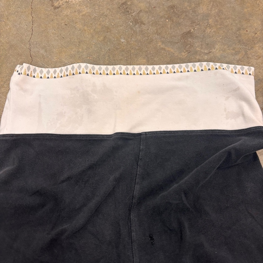 Victoria's Secret Vintage Foldover Flare Yoga Pants Black/Diamond Print Med Long - Picture 9 of 9